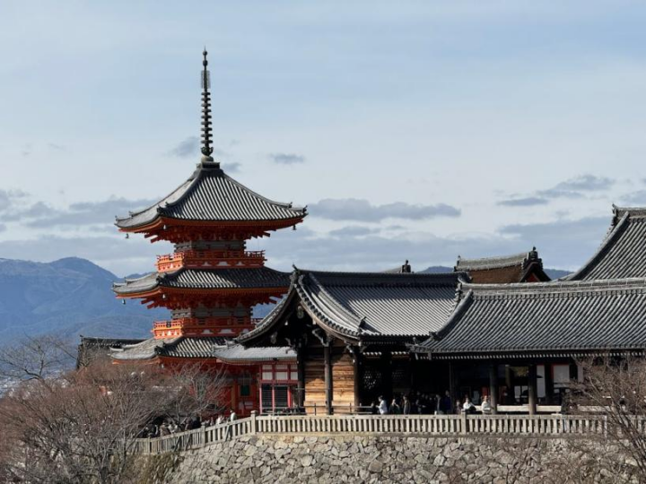 Kyoto Meluncurkan Layanan Bus Ekspres untuk Menangani Kelebihan Turis