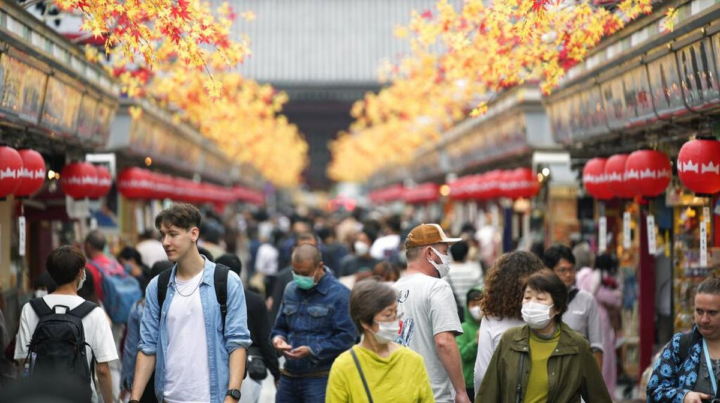 Wisatawan Asing Mengeluhkan Overtourism di Jepang